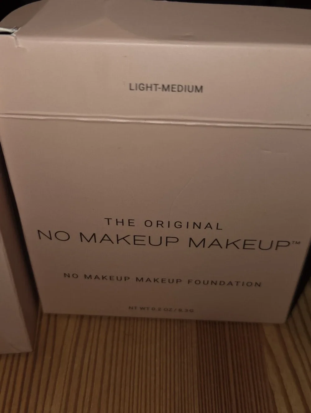 No Makeup Makeup Compact (Shade Light-Medium) and Foundation Brush
